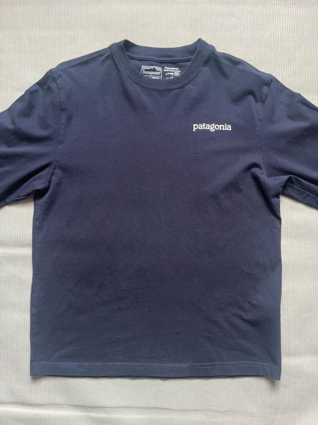 Patagonia Men's Fitz Roy Horizons Long Sleeve Responsibili-Tee - Navy Blue, Medium